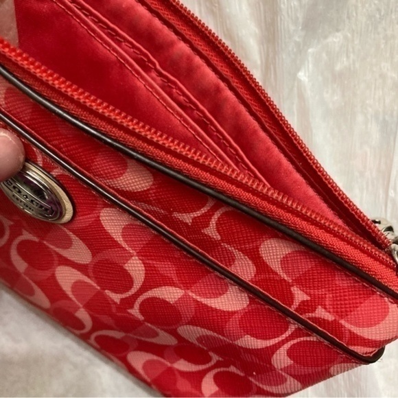 Coach Peyton red wristlet clutch bag